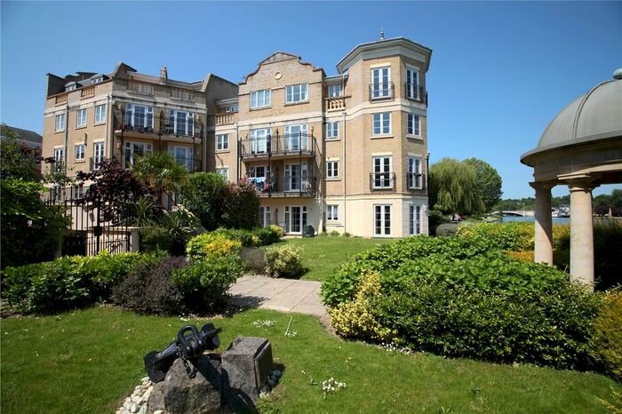 2 Bedroom Flat To Rent In Regents Riverside, Brigham Road, Reading, Berkshire, RG1