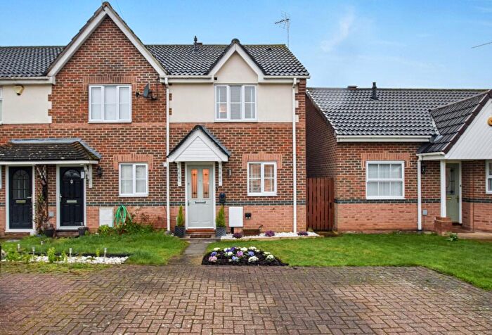 2 Bedroom End Of Terrace House For Sale In Shorefields, Rainham, Gillingham, ME8