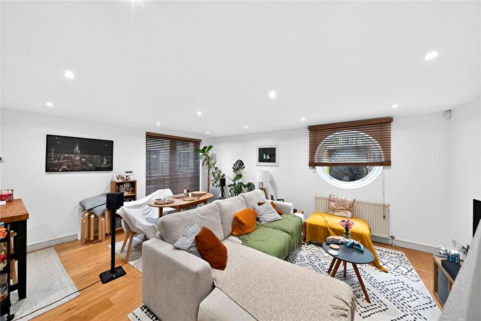 2 Bedroom Flat To Rent In Tanner Street, London, SE1