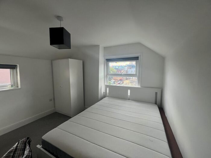 1 Bedroom Flat To Rent In London Road, SO15