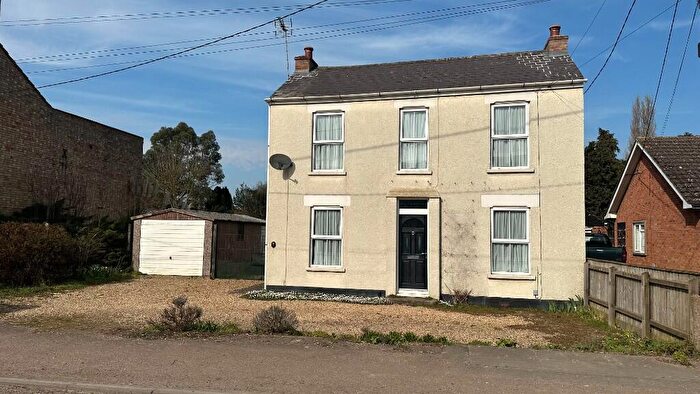 3 Bedroom Detached House For Sale In Elm High Road, Wisbech, Cambridgeshire, PE14