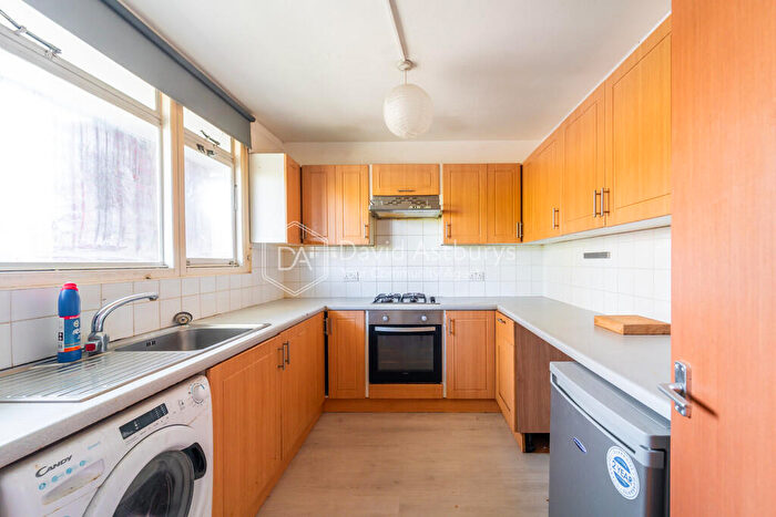 3 Bedroom Ground Maisonette To Rent In Maskelyne Close, Battersea, London, SW11