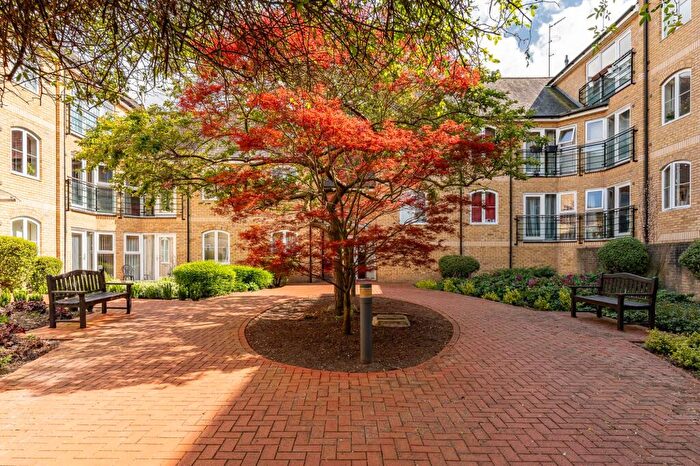 2 Bedroom Flat For Sale In Broadmeads, Ware, SG12