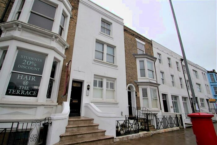 2 Bedroom Flat To Rent In - Hampshire Terrace, Portsmouth, PO1