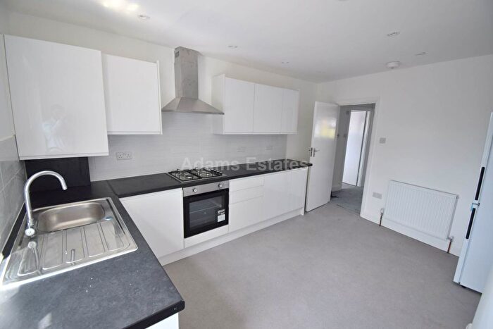 1 Bedroom Flat To Rent In Dedworth Road, Windsor, SL4