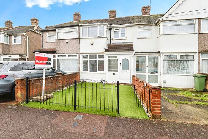 3 Bedroom Terraced House For Sale In Oval Road South, Dagenham, RM10