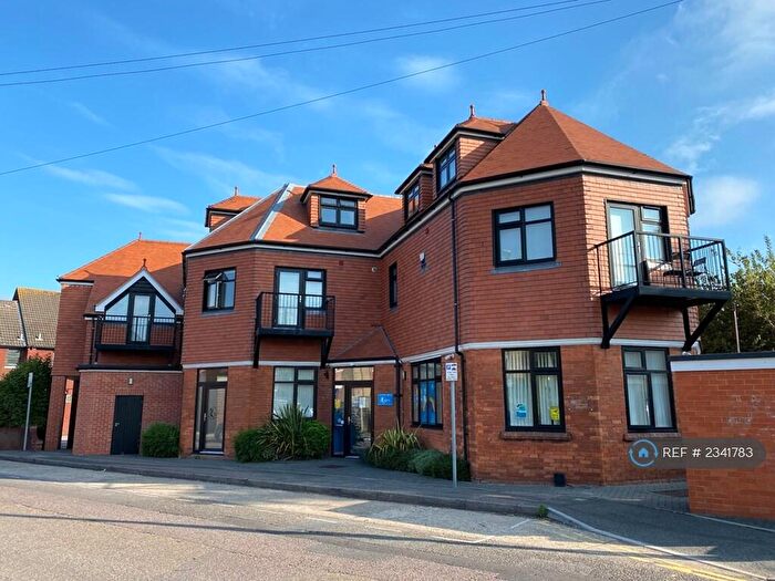 1 Bedroom Flat To Rent In Richmond Court, Bournemouth, BH8