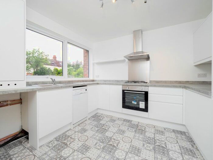 3 Bedroom Property To Rent In Cambridge Close, Raynes Park, London, SW20