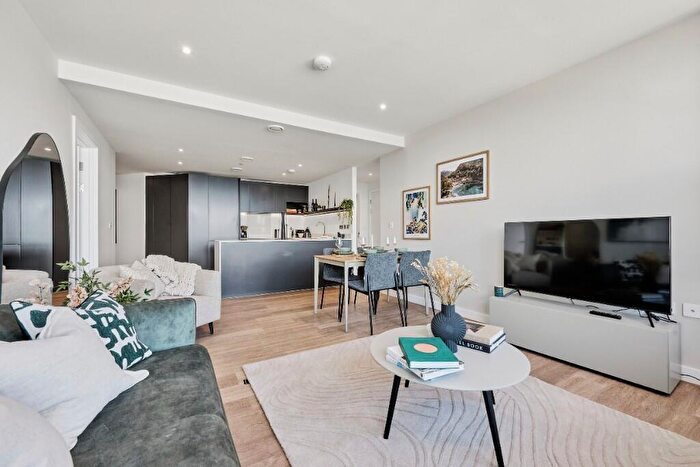 2 Bedroom Apartment To Rent In The Octagon - Great Charles Street Queensway, Birmingham, B3