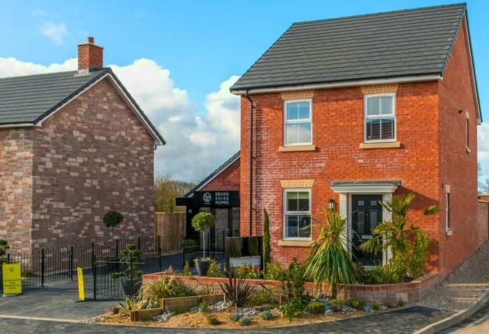 3 Bedroom Semi-Detached House For Sale In Manteo Way, Bideford, EX39