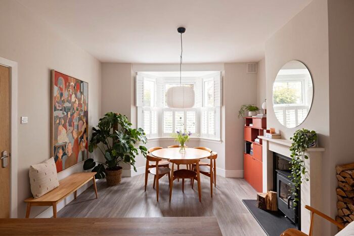 3 Bedroom Terraced House For Sale In Gordon Road, Peckham, SE15