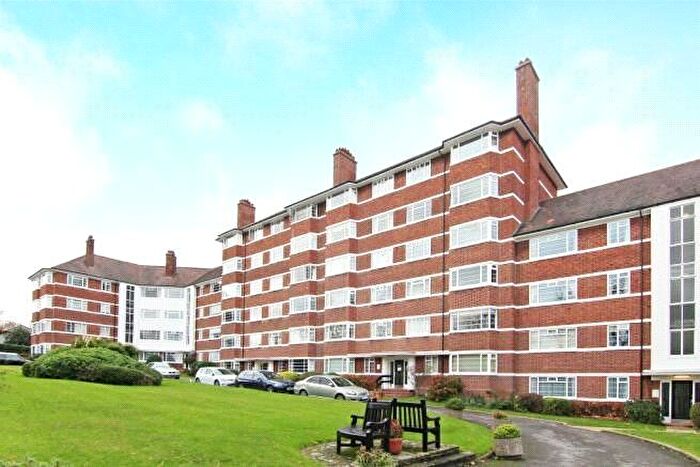 2 Bedroom Flat For Sale In Deanhill Court, London, SW14