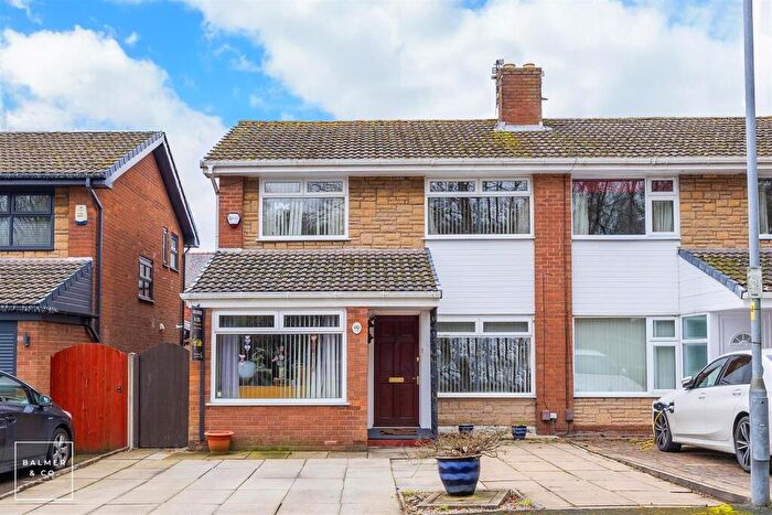 3 Bedroom Semi Detached House For Sale In Brindley Close, Atherton, M46