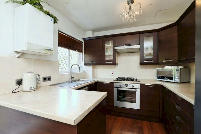 3 Bedroom Terraced House For Sale In St. Annes Way, Worksop, S80