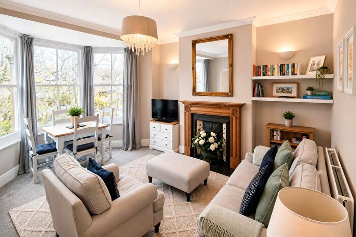 2 Bedroom Flat To Rent In Royal Park, BS8