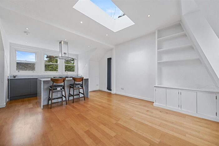2 Bedroom Flat For Sale In Rockley Road, London, W14