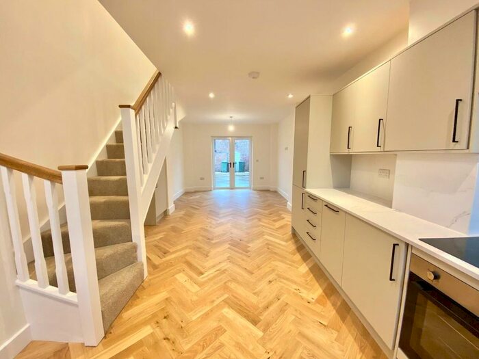 3 Bedroom Property To Rent In Main Street, Riccall, York, YO19