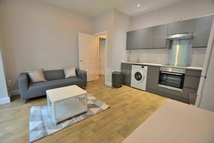 2 Bedroom Flat To Rent In London Road, Reading, RG1