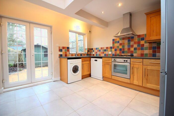 2 Bedroom Property To Rent In Windmill Lane, Bushey Heath, Bushey, WD23