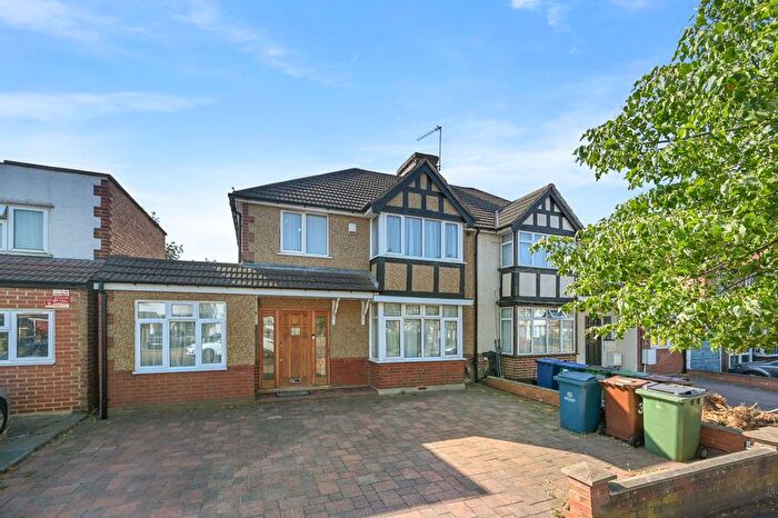 4 Bedroom Semi-Detached House For Sale In Parkside Way, Harrow, HA2