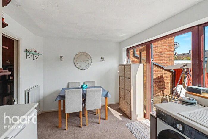 3 Bedroom Terraced House For Sale In Winston Road, Rochester, ME2