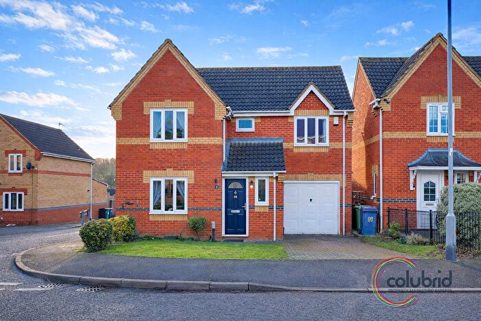 4 Bedroom Detached House For Sale In Camden Road, Chafford Hundred, RM16