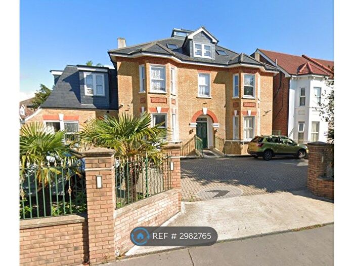 2 Bedroom Flat To Rent In Lower Addiscombe Road, Croydon, CR0