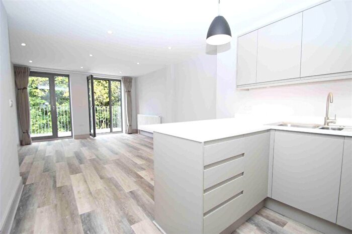 2 Bedroom Property To Rent In Upper Richmond Road, Putney, London, SW15