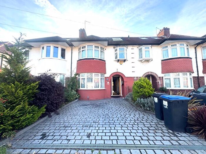 4 Bedroom Terraced House To Rent In Rowantree Road, Winchmore Hill, London, N21
