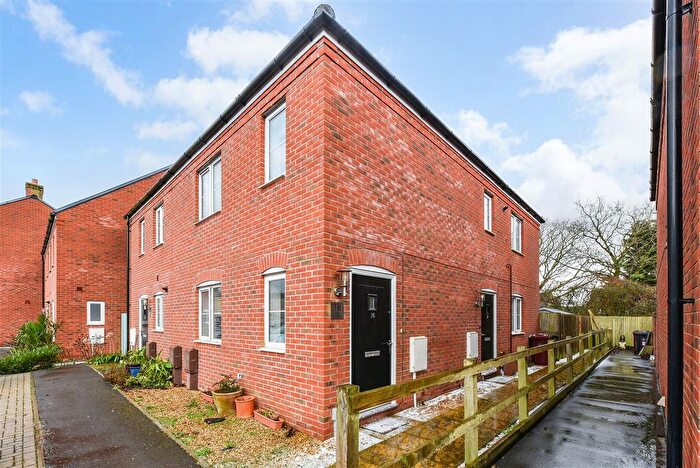 1 Bedroom Flat For Sale In Kiln Mews, Hambrook, Chichester, PO18