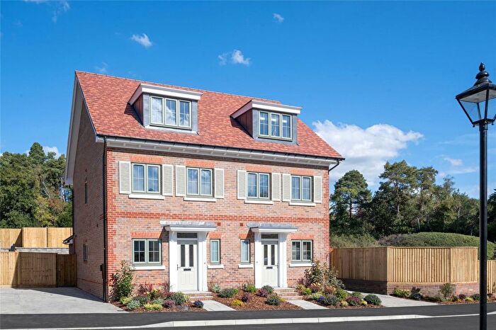 3 Bedroom Semi-detached House For Sale In London Road, Ascot, RG12
