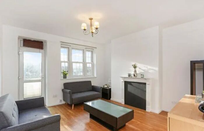 3 Bedroom Flat For Sale In Filey House, Usk Road, London, SW11