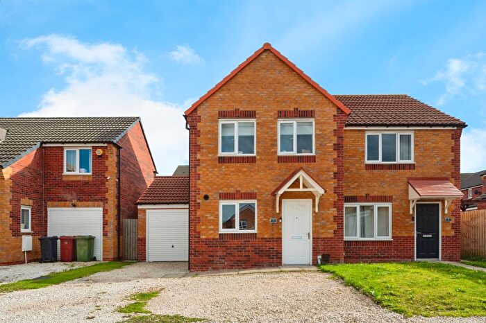 3 Bedroom Semi-detached House For Sale In Masefield Place, Holmewood, Chesterfield, S42
