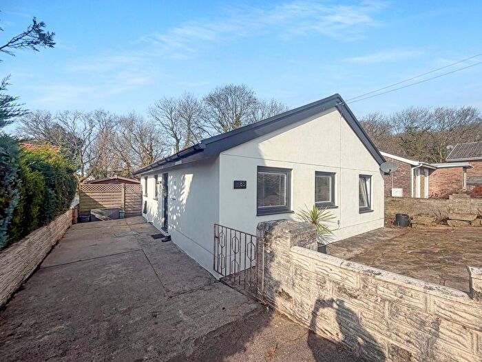 3 Bedroom Detached Bungalow For Sale In Pennant Road, Llanelli, SA14