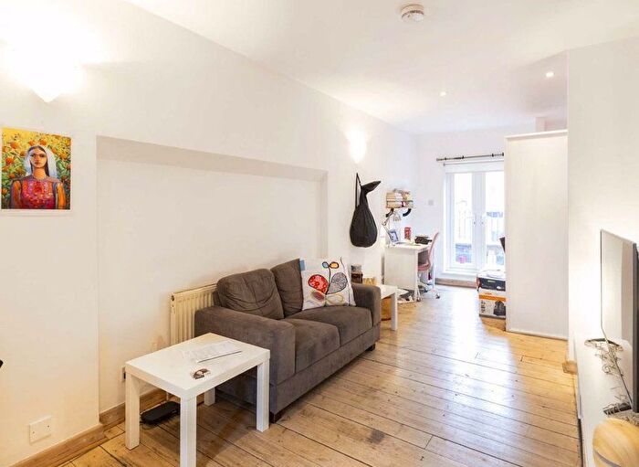 1 Bedroom Studio To Rent In Vauxhall Bridge Road, Victoria, SW1V