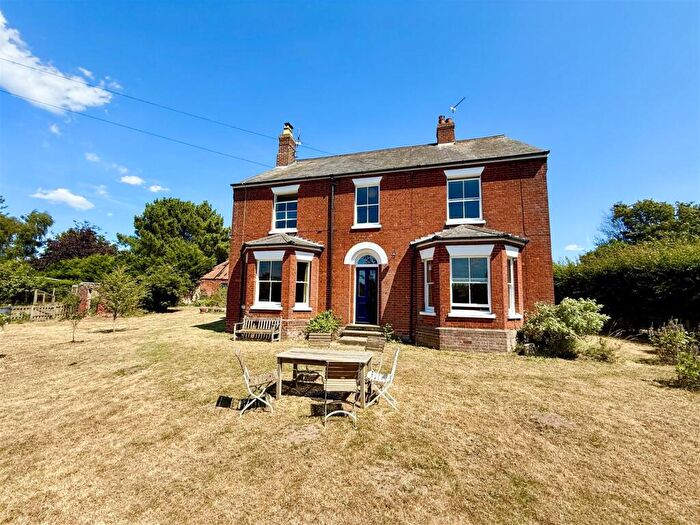 4 Bedroom Detached House For Sale In Damgate Lane, Martham, NR29