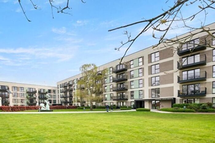 2 Bedroom Flat To Rent In Laurina Apartments, Carnation Gardens, Hayes, UB3