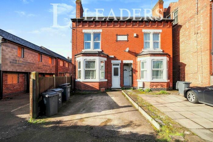 5 Bedroom Semi-Detached House To Rent In Radcliffe Mount, West Bridgford, NG2