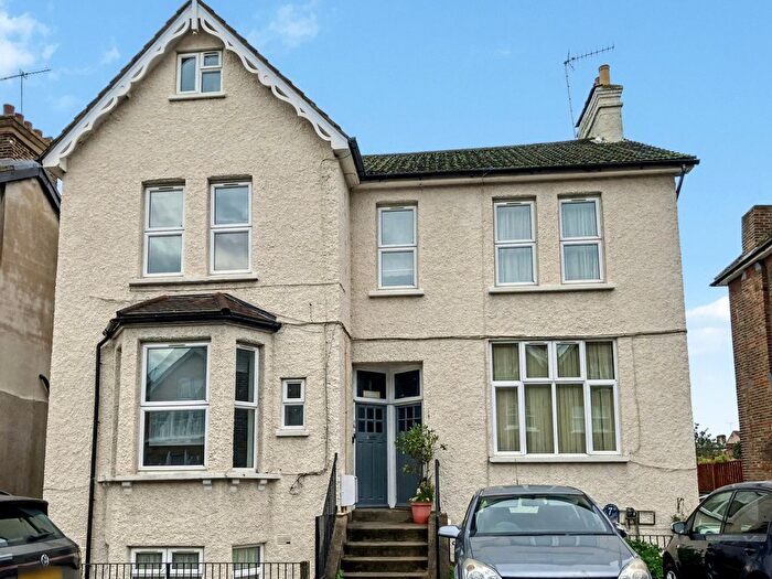 1 Bedroom Flat To Rent In Hermon Hill (), Wanstead, E11