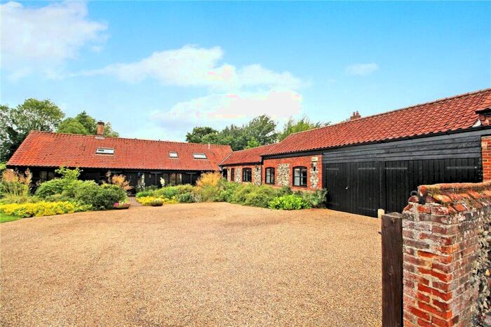 4 Bedroom Barn Conversion For Sale In Norwich Road, Stoke Holy Cross, Norwich, Norfolk, NR14