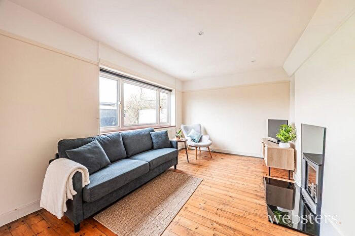 3 Bedroom Detached House For Sale In Ipswich Road, Norwich, NR4