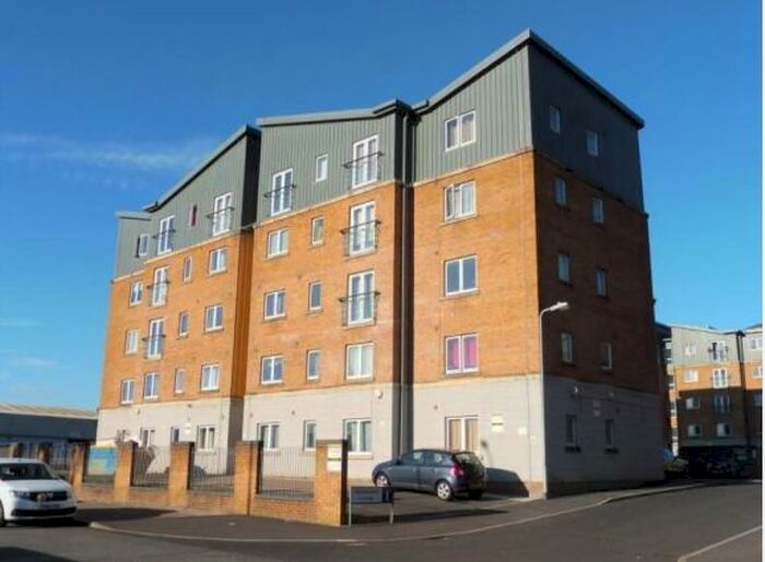 2 Bedroom Flat To Rent In Moorhead Close, Cardiff, CF24