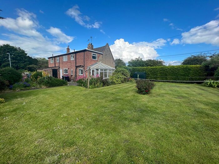 2 Bedroom Semi-detached House To Rent In Ermine Street, Ancaster, NG32