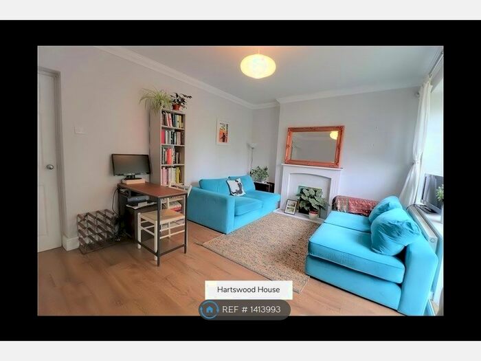 2 Bedroom Flat To Rent In Hartswood House, London, SW2