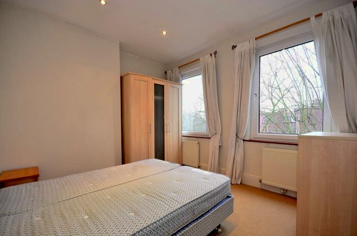 2 Bedroom Flat For Sale In Langland Gardens, Hampstead, London, NW3