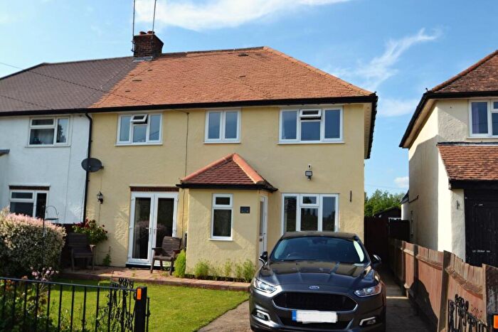 3 Bedroom Semi-Detached House For Sale In Vale Cottages, Great Munden., SG11