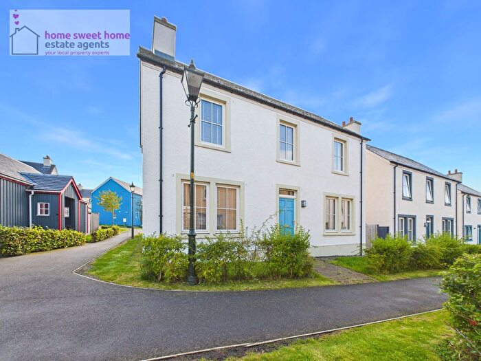 3 Bedroom Detached House For Sale In The Loan, Tornagrain, IV2