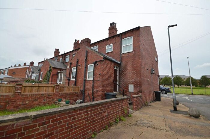 1 Bedroom Flat To Rent In Station Road, Allerton Bywater, WF10