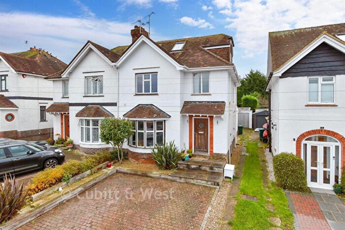 4 Bedroom Semi Detached House For Sale In Graham Avenue, Brighton, East Sussex, BN1