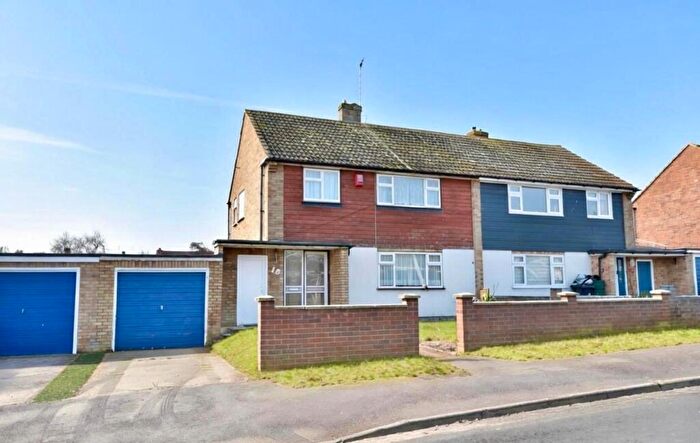 3 Bedroom Semi Detached House For Sale In Atterbury Avenue, Leighton Buzzard, LU7
